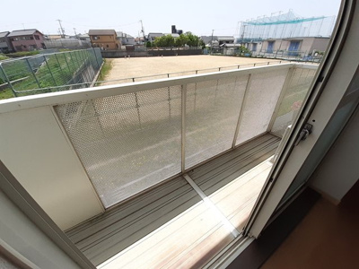 【バルコニー】 | サンエイトＢ | 暖かな日差しのふりそそぐバルコニー