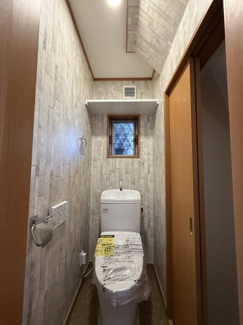 【トイレ】 | 戸塚区下倉田町 | トイレ内には階段下収納があります