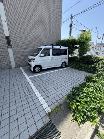 パラディーゾ坂部の駐車場