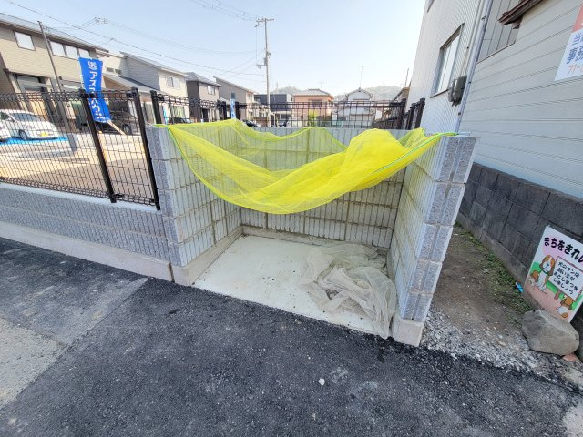 ライフフィールド井辺Ⅷの前面道路含む現地写真