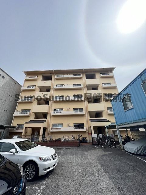 マノワール出屋敷駅前