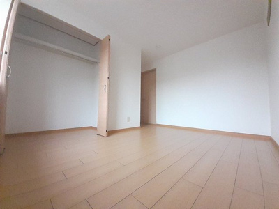 【内装】 | エンジェルコーポラスＣ | 明るい室内です