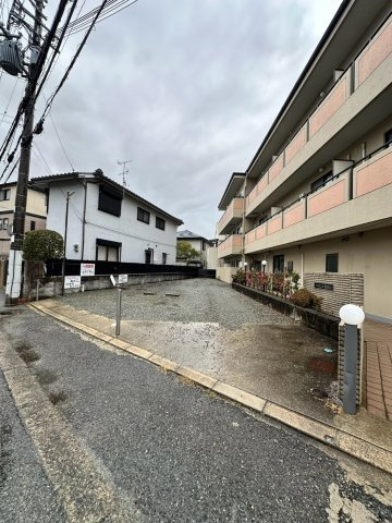 ハイヒル愛宕山の駐車場