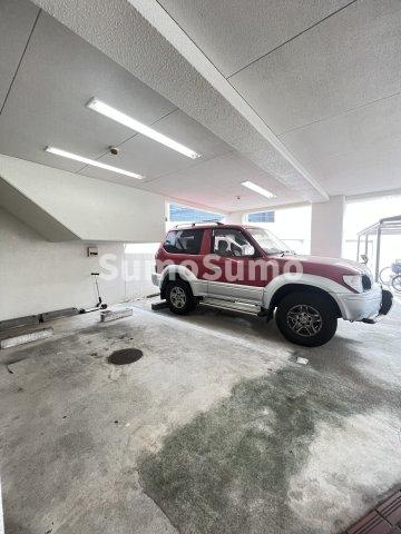メゾンオリエンタルの駐車場