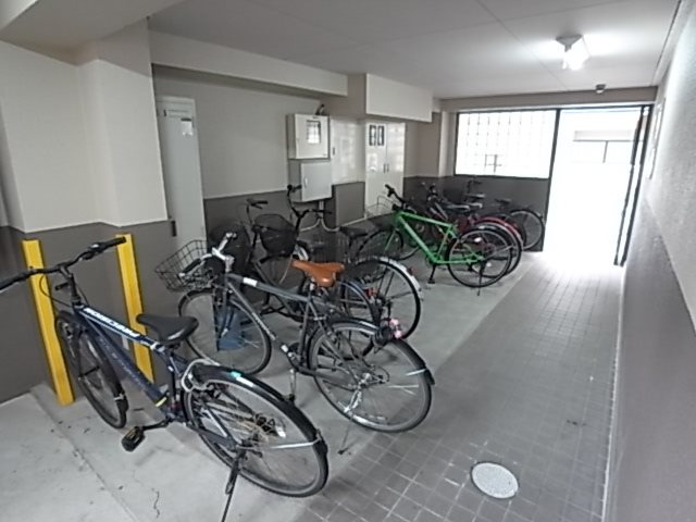 マックス甲東園の外観