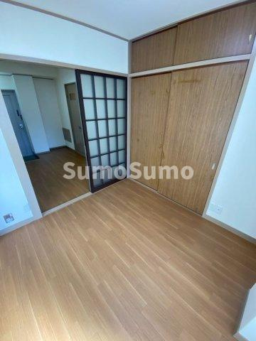 マンション輪泉の寝室
