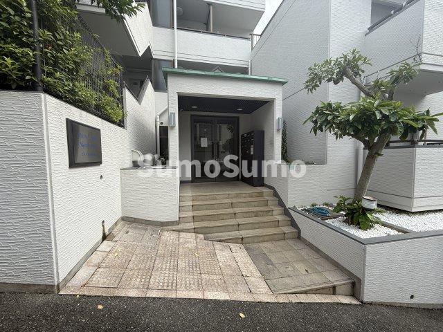 ミストラル芦屋東山のエントランス