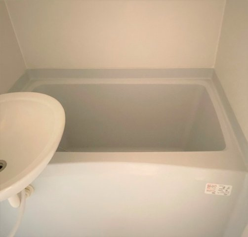 レオパレスコスモスハイツの浴室|日々の暮らしに欠かせないお風呂です