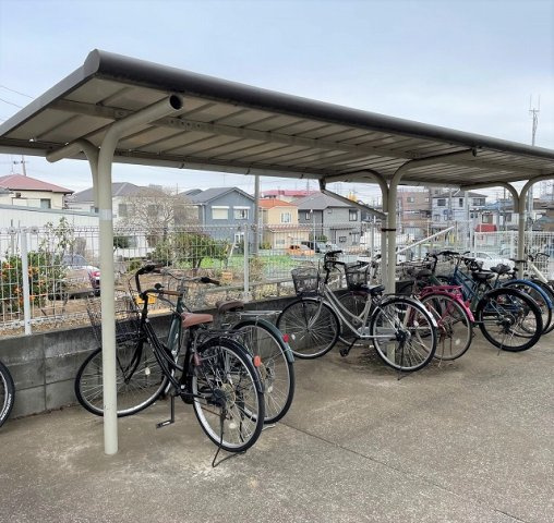 レオパレスコスモスハイツのその他|屋根付き駐輪場