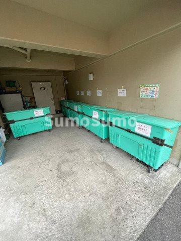 ハイツ甲四公園の外観