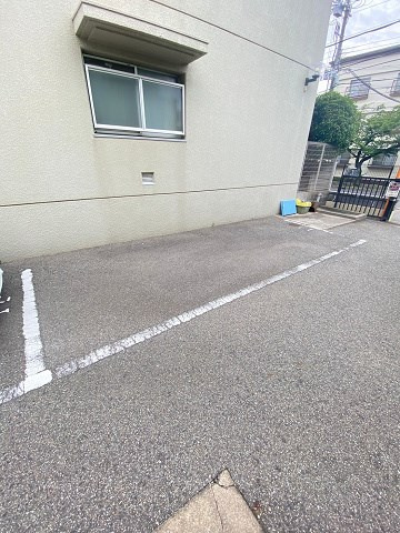 パストラーレ香櫨園の駐車場