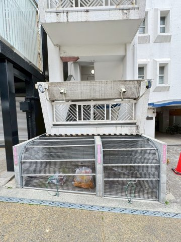 マンション桂の駐車場