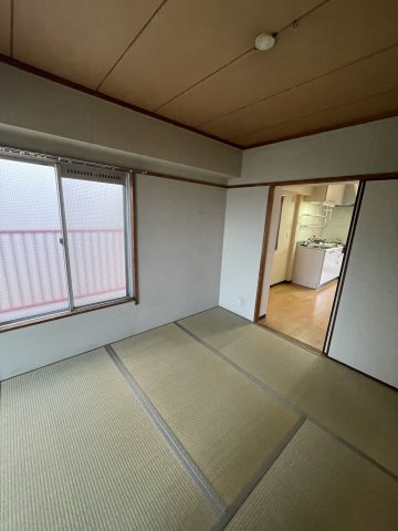 神戸市兵庫区熊野町４丁目の賃貸マンションの和室