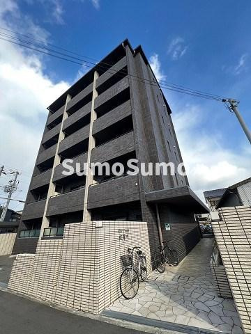 ハイズコート武庫川のエントランス|外観は落ち着いています