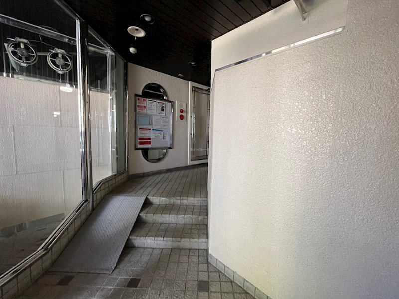 ハイツ西村のロビー