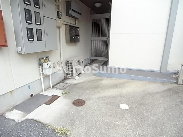 ハイツ松田の駐車場