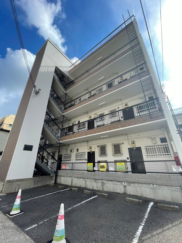 マンション山本第1の駐車場