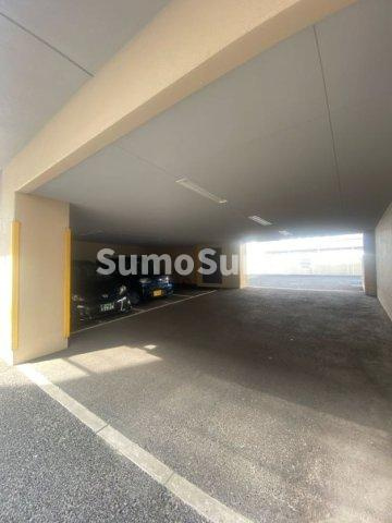 神戸市兵庫区駅前通３丁目の賃貸マンションの駐車場|駐車場があるので、車を買う予定の方も安心です