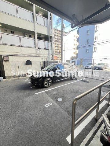 メインステージ大阪　North　Markの駐車場|駐車場があるので、車を買う予定の方も安心です