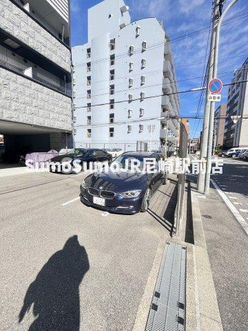 メインステージ大阪　North　Markの駐車場|駐車場があるので、車を買う予定の方も安心です