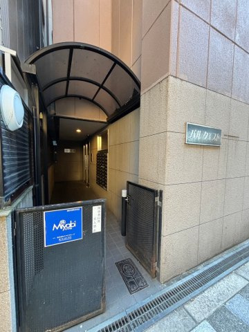 パルクエストのエントランス|落ち着いたエントランスです