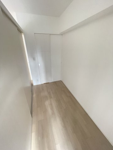 マリンズ心斎橋Ⅲの寝室
