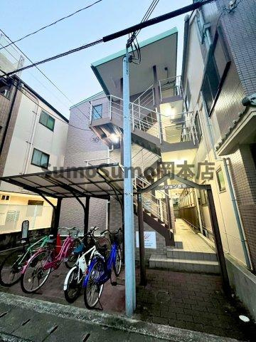 マンション吉田の外観