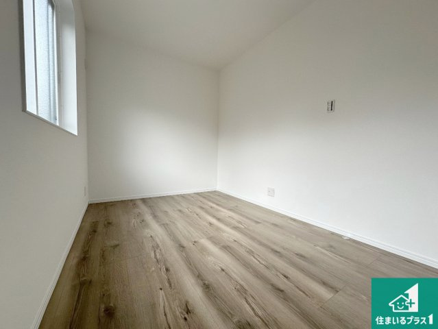 神戸市北区唐櫃台　新築一戸建ての洋室|シンプルな洋室は、自分好みのインテリアが楽しめます♪ご家族とインテリアや家具を選びに行くのは新築購入時の醍醐味の一つです。ぜひお楽しみください♪