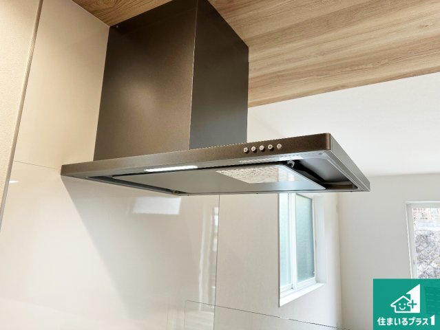 神戸市北区唐櫃台　新築一戸建ての設備|汚れにくいスロットフィルタでお手入れラクラク！ＬＥＤ照明付き！