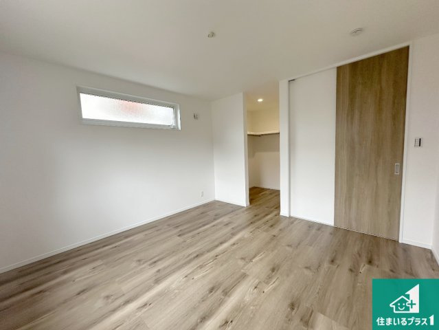 神戸市北区唐櫃台　新築一戸建ての洋室|収納スペースが充実しているので子供の成長に合わせてたくさん収納ができます！家族構成に合わせた様々な活用ができる収納！