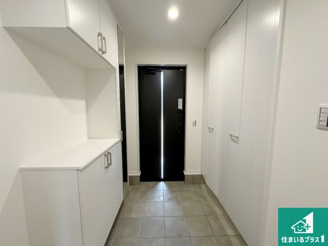 神戸市北区唐櫃台　新築一戸建ての玄関|シューズボックスにはたくさんの靴が収納できるので玄関周りはいつもスッキリ！ご家族が増えても安心！