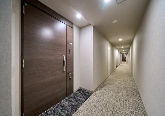 外から見られない内廊下設計です