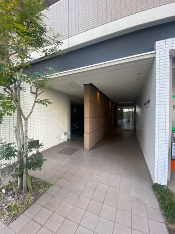パレ・カルフールの外観