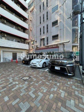 マロワール神戸の駐車場