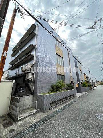 パインハイツ甲子園の外観