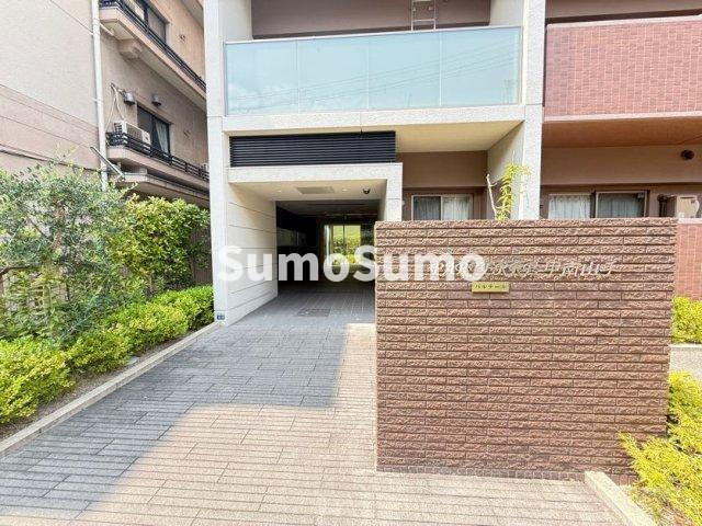 パルテール甲南山手のエントランス