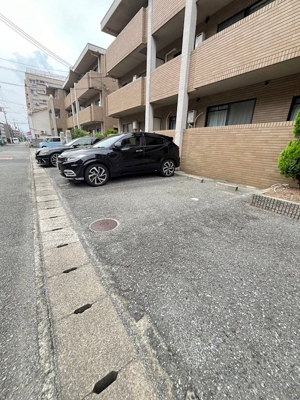 パラディオンⅠの駐車場