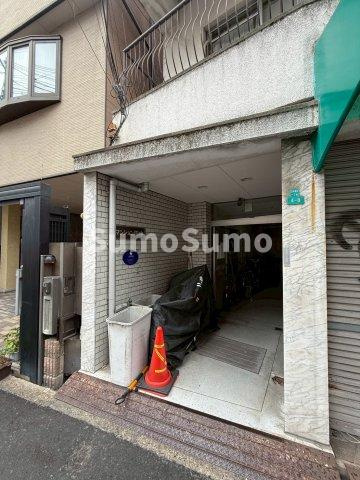 マンション田中のエントランス
