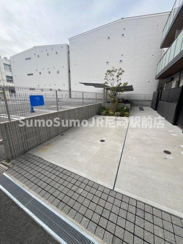 マンションなぎさⅡの駐車場|駐車場があるので、車を買う予定の方も安心です