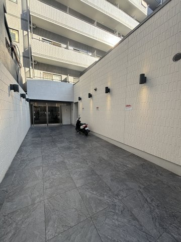 マンションタワーサイドのエントランス|清潔なエントランスです