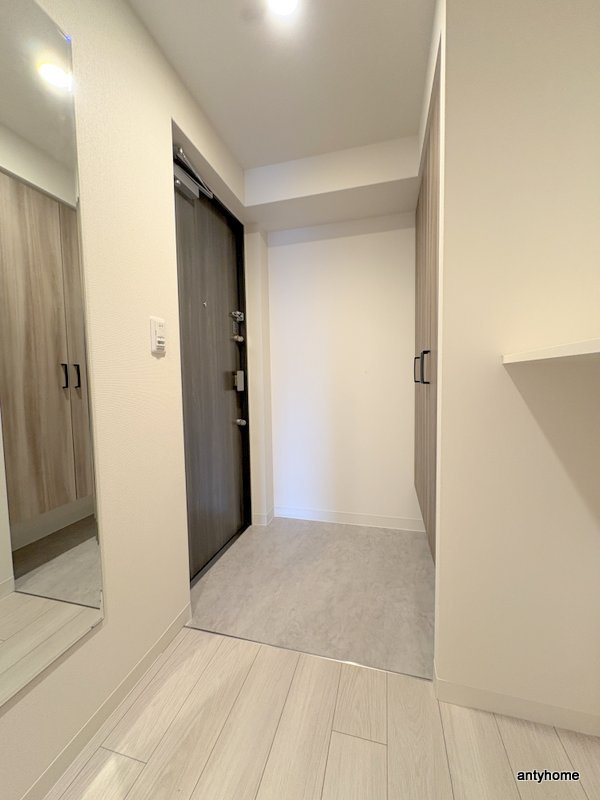 SUNREGIS NAMBA　仲介手数料無料の玄関