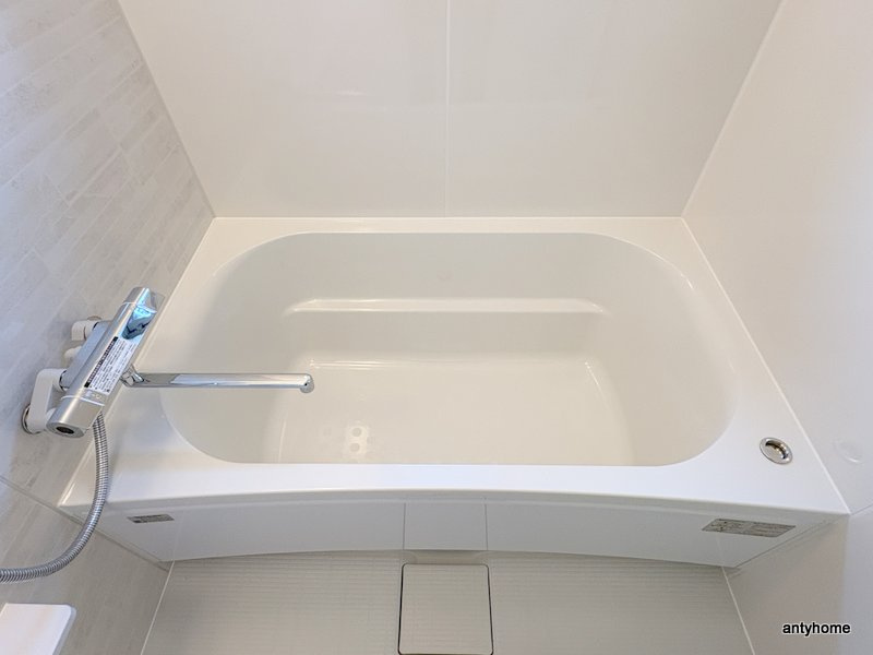 SUNREGIS NAMBA　仲介手数料無料の浴室