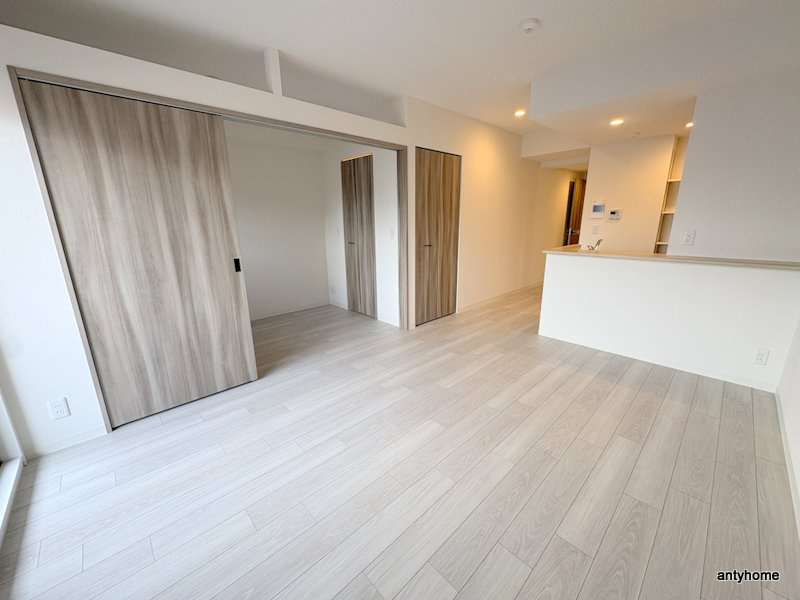 SUNREGIS NAMBA　仲介手数料無料の居間・リビング