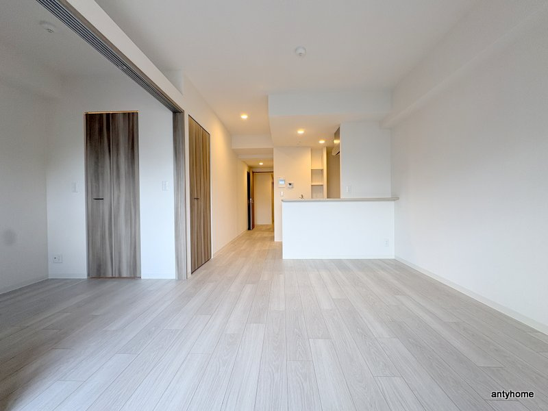 SUNREGIS NAMBA　仲介手数料無料の居間・リビング