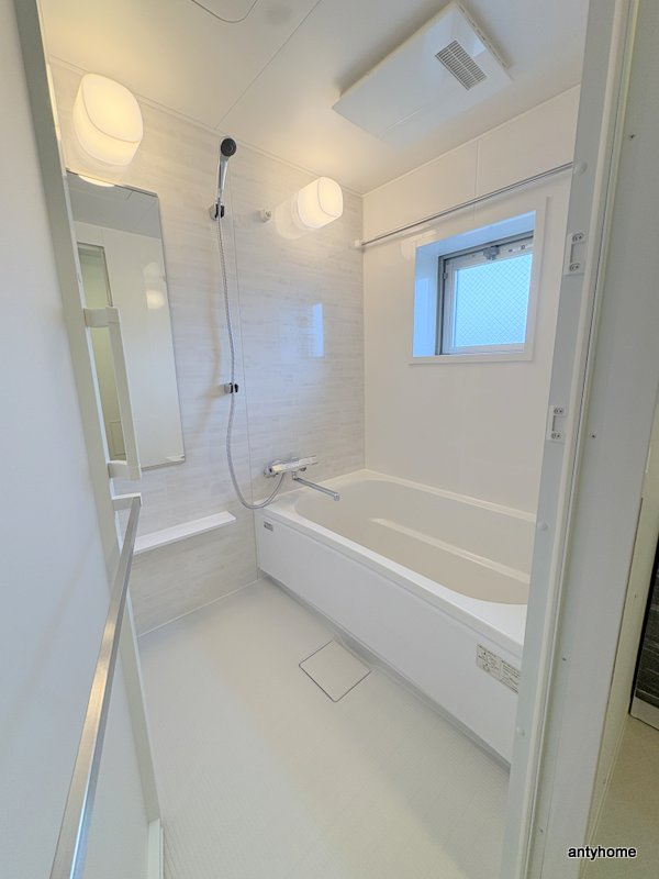 SUNREGIS NAMBA　仲介手数料無料の浴室