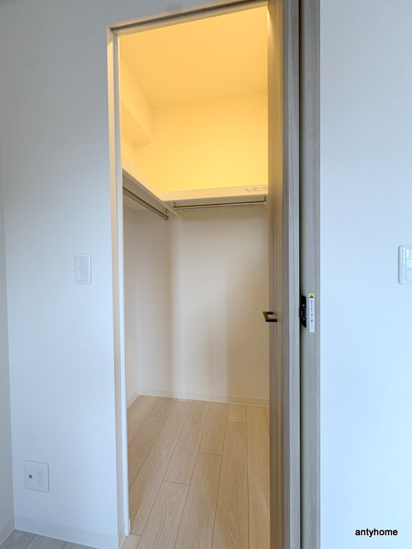 SUNREGIS NAMBA　仲介手数料無料の収納