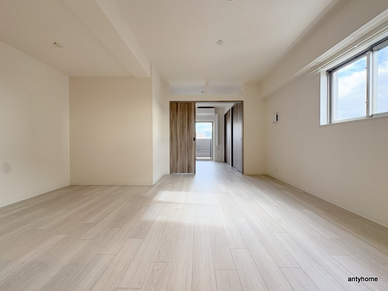 SUNREGIS NAMBA　仲介手数料無料の居間・リビング