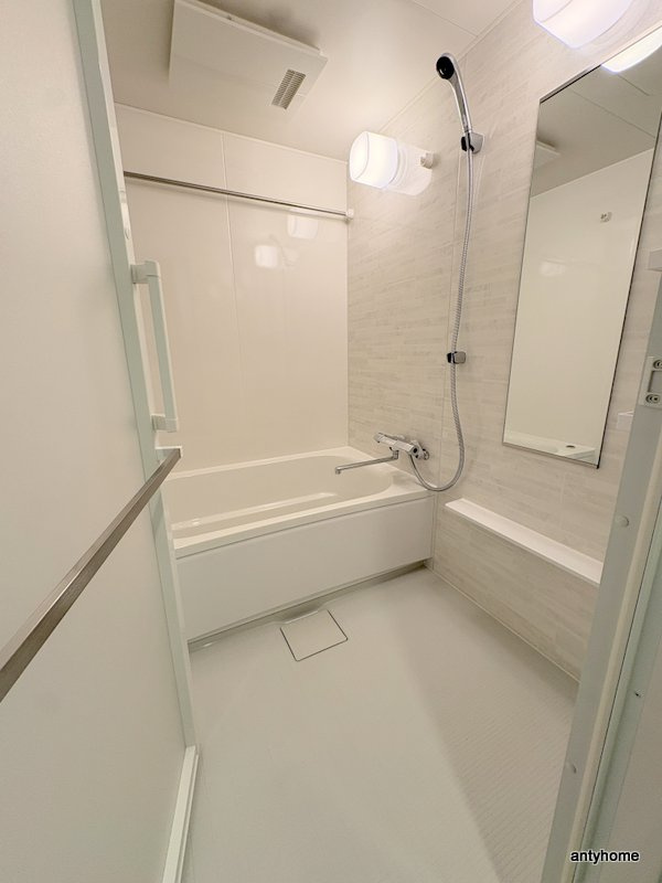 SUNREGIS NAMBA　仲介手数料無料の浴室