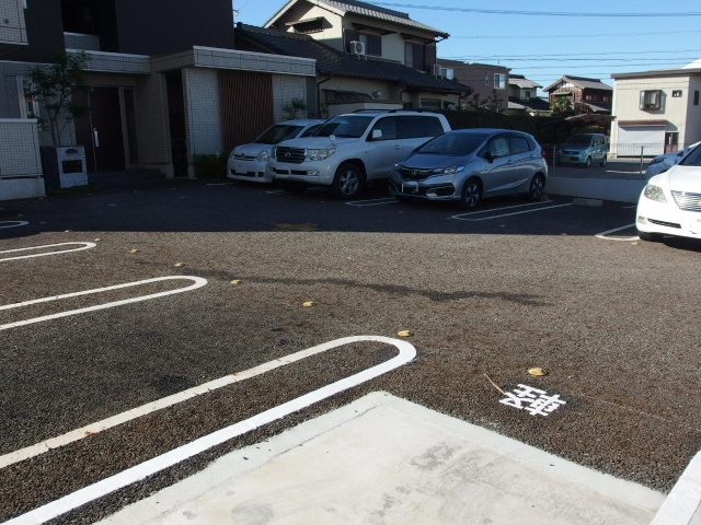 エル・デュ・アンジュの駐車場