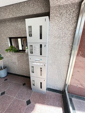 尼崎市長洲東通３丁目の賃貸マンションの外観|便利な宅配ボックス完備♪